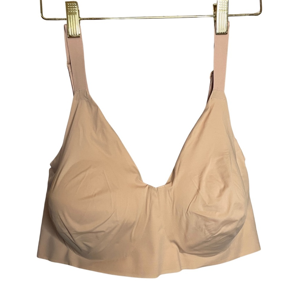 BALI 3X seamless t shirt bra nude color
Like new worn once.